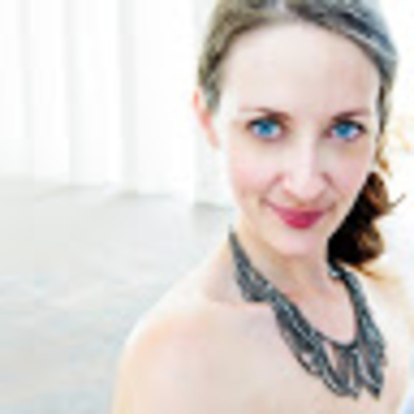 Meet your Posher, Kristen - Picture 1 of 1